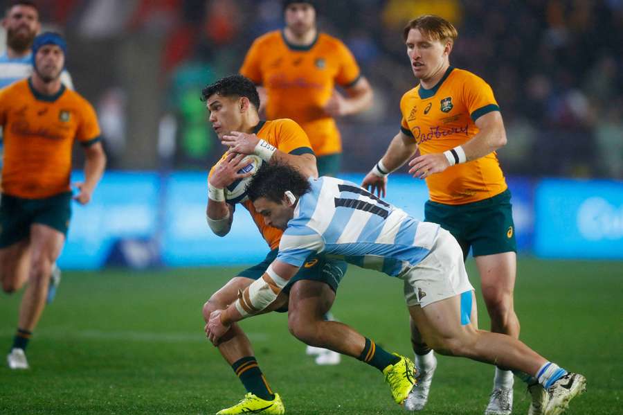 Australia's Noah Lolesio in action with Argentina's Mateo Carreras