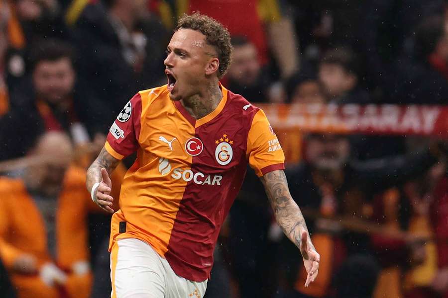 Noa Lang célébrant l'un de ses buts contre la Juventus.