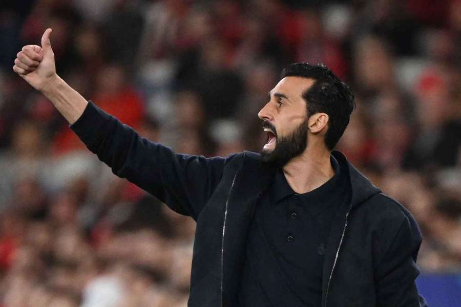 Álvaro Arbeloa na lavičke Realu Madrid.
