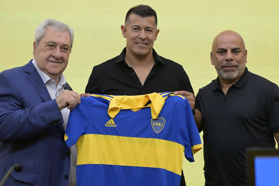 Calcio, Riquelme sceglie Jorge Almiron come nuovo allenatore del Boca Juniors