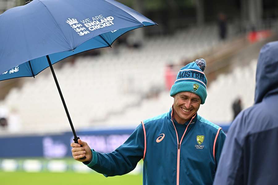 Rain threatens to scupper England's bid to level Ashes in fourth Test
