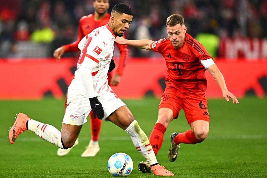 Henrichs (l.) und Kimmich hier im Zweikampf in der Bundesliga