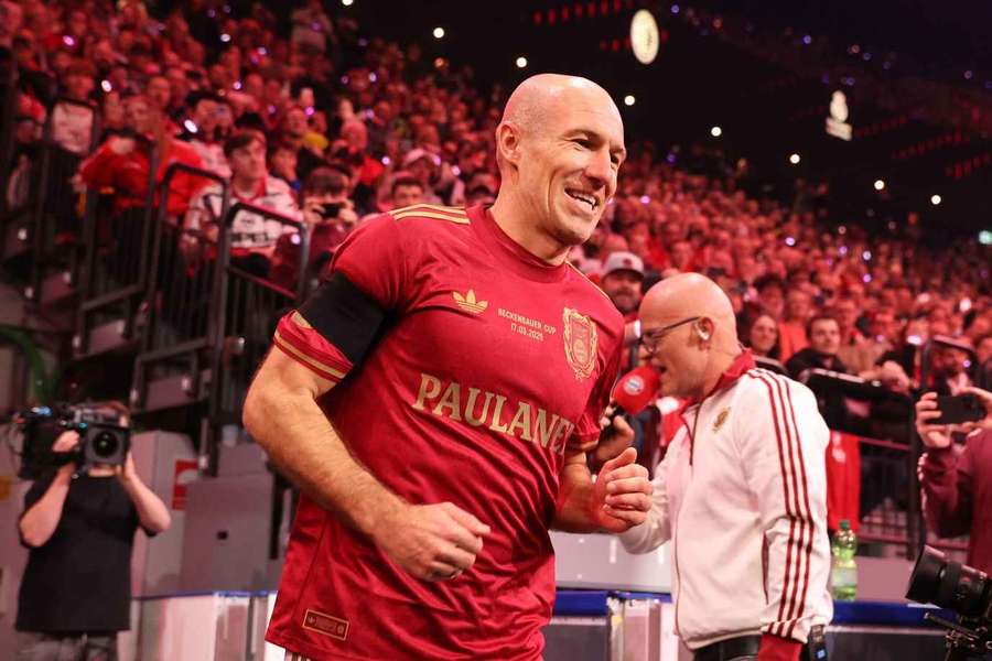 Le 17 mars 2025, Robben participe à un match de démonstration à Munich pour le 125e anniversaire du Bayern à Munich