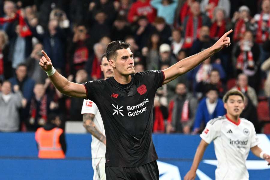Patrik Schick zvyšoval proti Frankfurtu na 2:0, Leverkusen nakonec vyhrál 3:1.