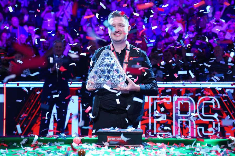 Kyren Wilson bejubelt ersten Masters-Titel.