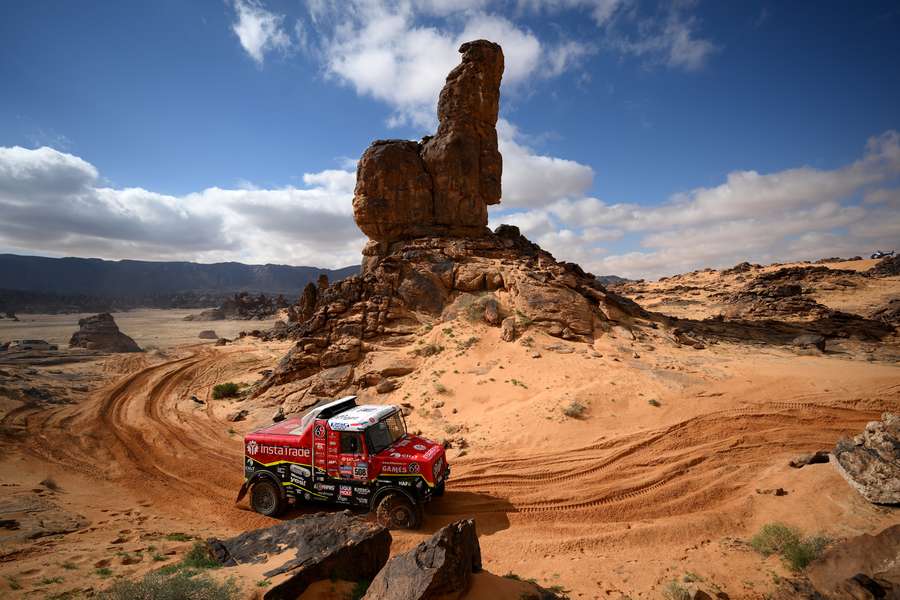 Dakar, Loprais si ritira dopo l'incidente che ha causato la morte dello spettatore italiano