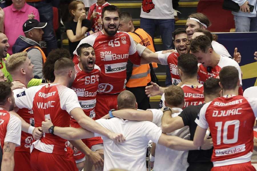 În ziua în care Steaua a retrogradat, CS Dinamo a câştigat al 21-lea titlu de campioană națională