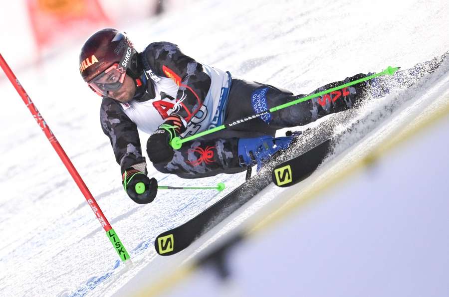 Zlomenina nie je problém. Andreas Žampa pôjde vo Val d'Isere s dlahou na ruke.