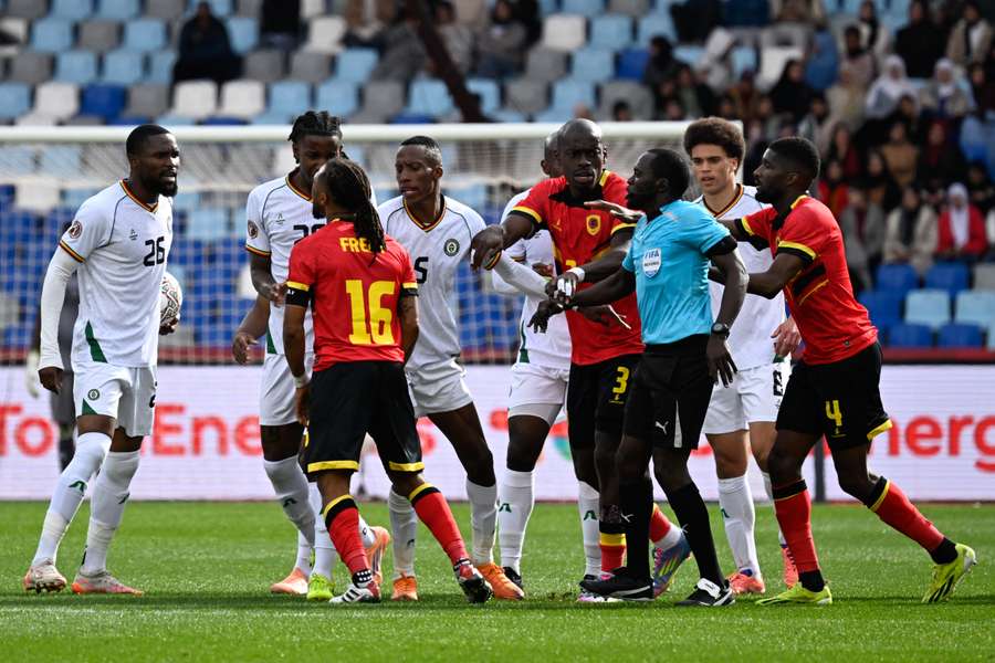 Angolais et Zimbabwéens ce vendredi.