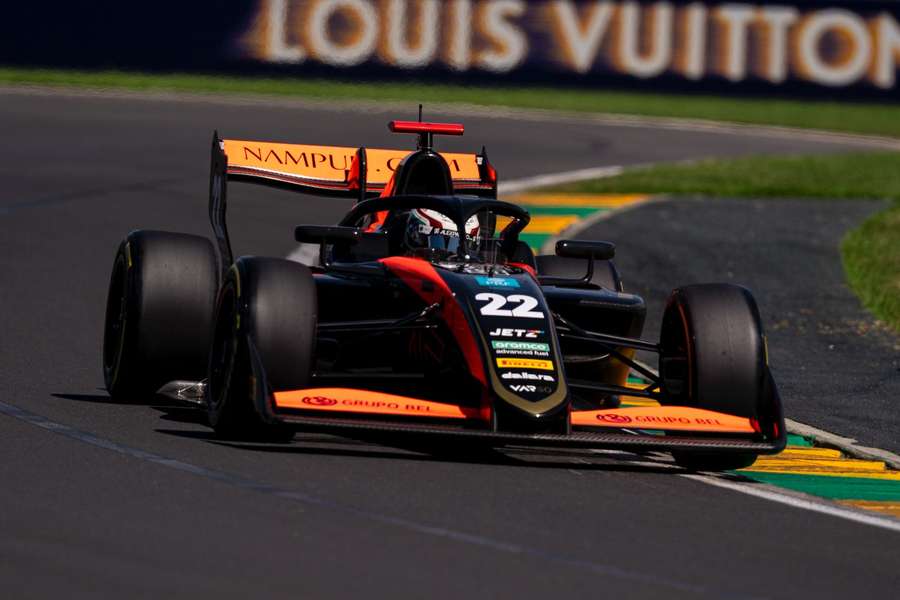 Ivan Domingues em ação em Melbourne