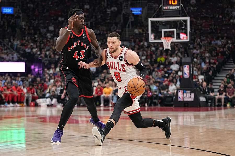 Chicago Bulls Guard Zach LaVine (8) war auch von Pascal Siakam (43) im NBA Play-In Spiel gegen die Raptors nicht aufzuhalten.