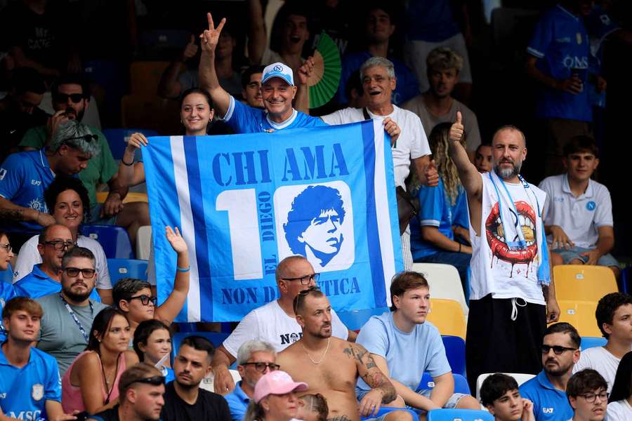 Maradona, un ídolo en Nápoles Maradona, un ídolo en Nápoles