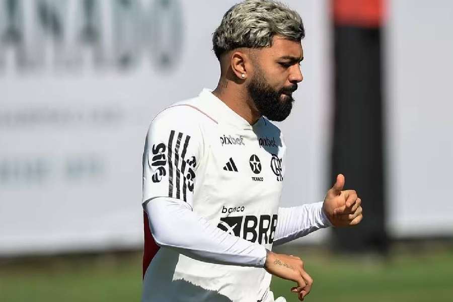 Gabriel Barbosa durante treino no CT rubro-negro