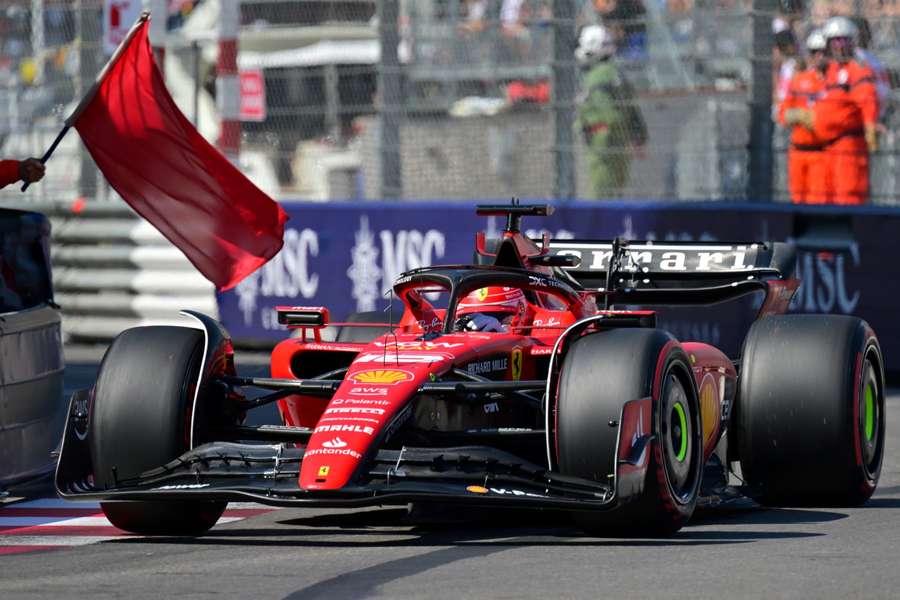 Testy Formuły 1 przerwane z powodu problemów ze studzienką