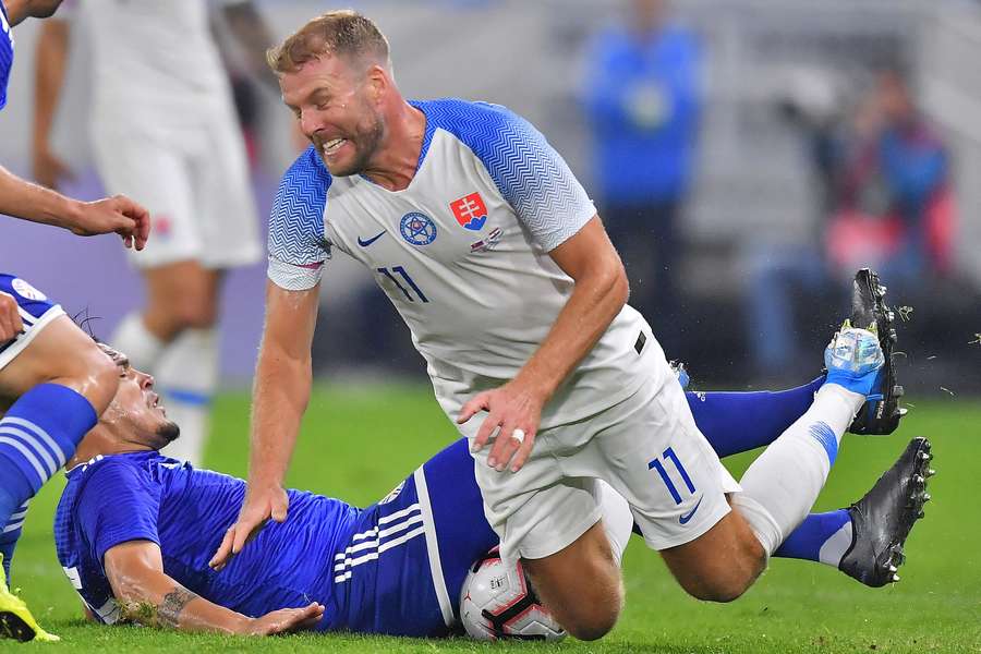 Nemec v drese Slovenska. Nemec v drese Slovenska.