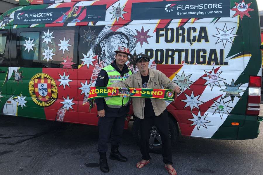 Ninguém perde a oportunidade de posar com Carlos Brum