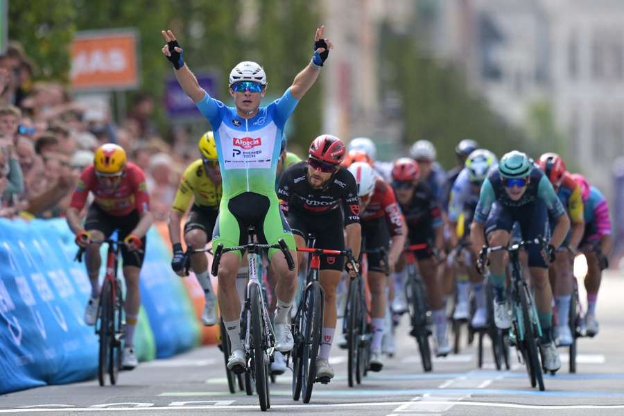 Philipsen jubelt nach dem nächsten Sprintsieg Philipsen jubelt nach dem nächsten Sprintsieg