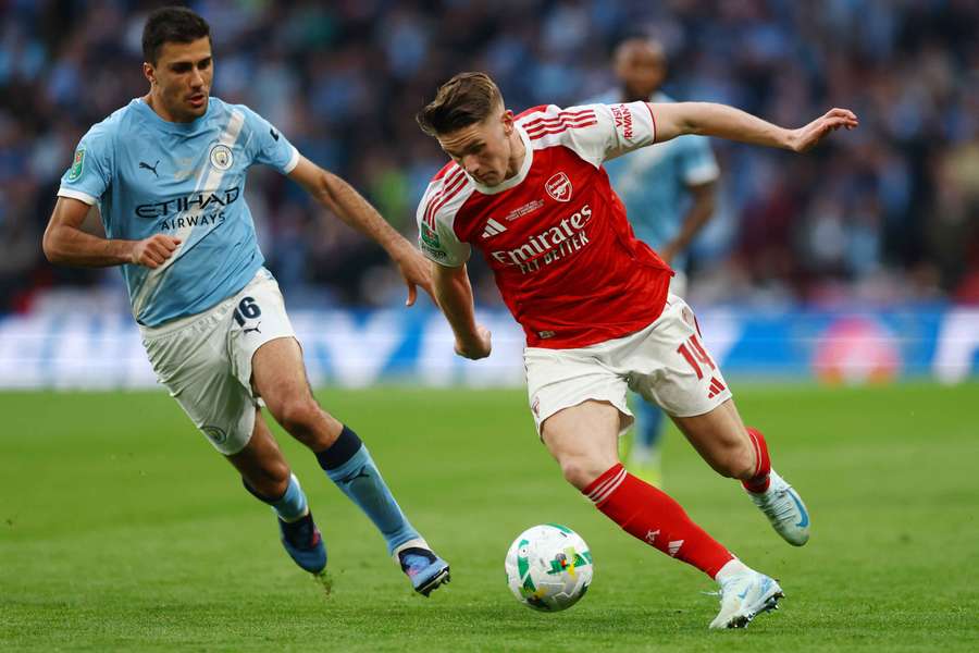 Gyokeres em ação diante de Rodri, do Manchester City