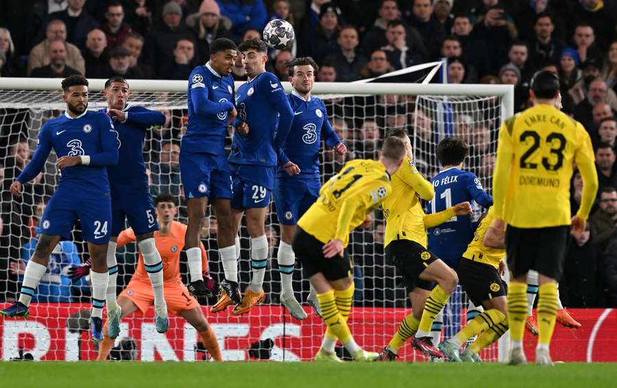 Marco Reus fails to score from his free-kick against Chelsea