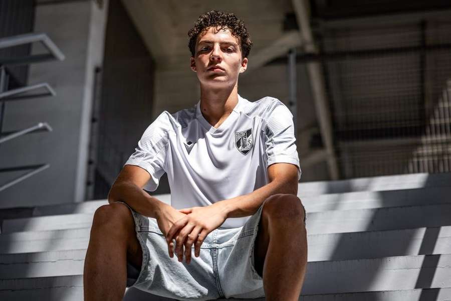 Santiago Silva atua nos sub-19 do Vitória SC