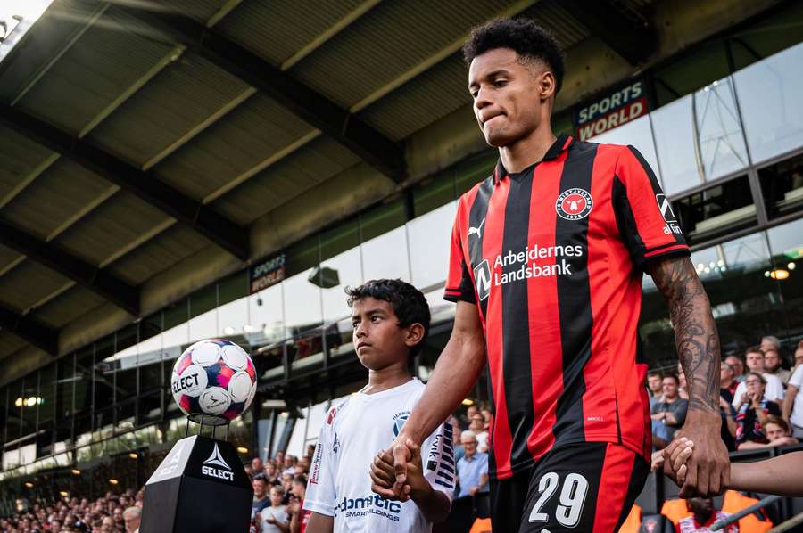 Paulinho looked to have sustained a serious elbow injury Paulinho looked to have sustained a serious elbow injury