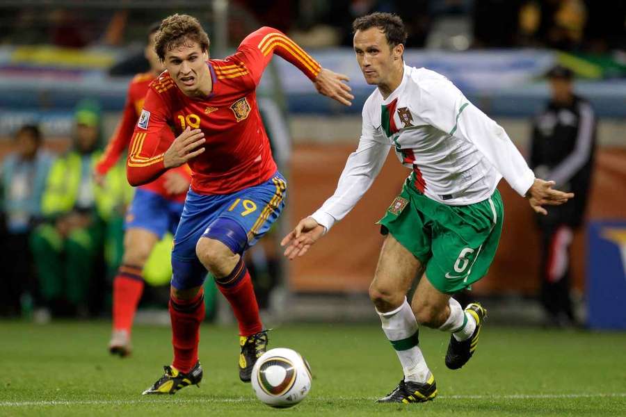 Ricardo Carvalho contra Llorente em 2010