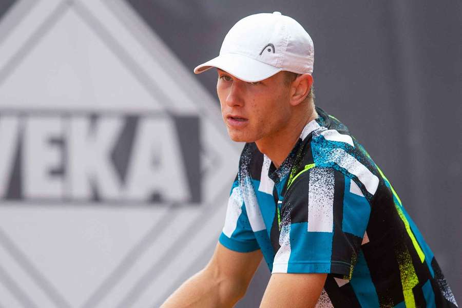 Choć to przerażające, naprawdę nie mieliśmy świeższego zdjęcia Szymona do dyspozycji, to pochodzi jeszcze z 2021 roku, gdy miał 18 lat. Choć to przerażające, naprawdę nie mieliśmy świeższego zdjęcia Szymona do dyspozycji, to pochodzi jeszcze z 2021 roku, gdy miał 18 lat.