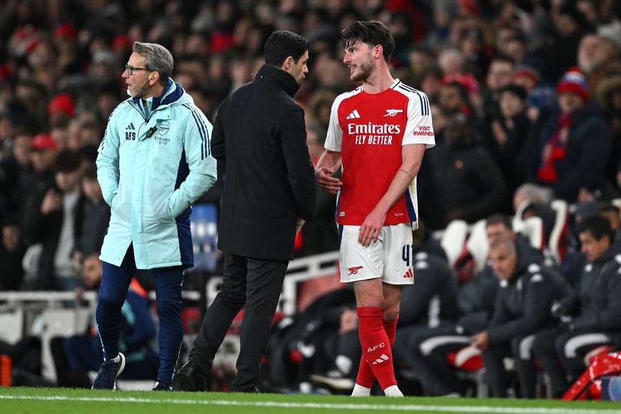 Declan Rice à conversa com Arteta