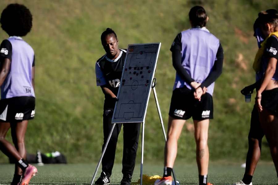 Experiência como jogadora contribuiu na formação de Fabi Experiência como jogadora contribuiu na formação de Fabi