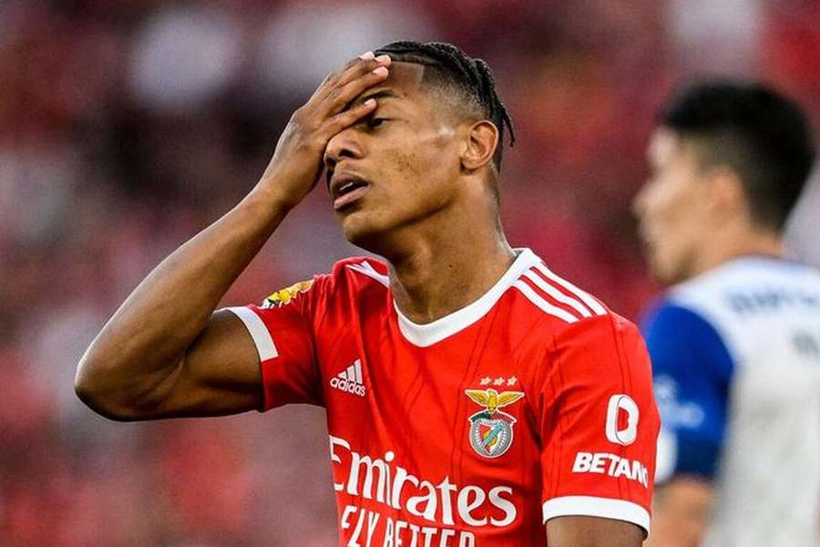 David Neres é baixa no Benfica para a Supertaça