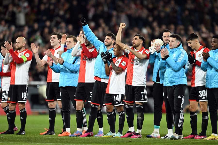 Nach historischem Sieg voller Euphorie, das Team von Feyenoord Rotterdam.