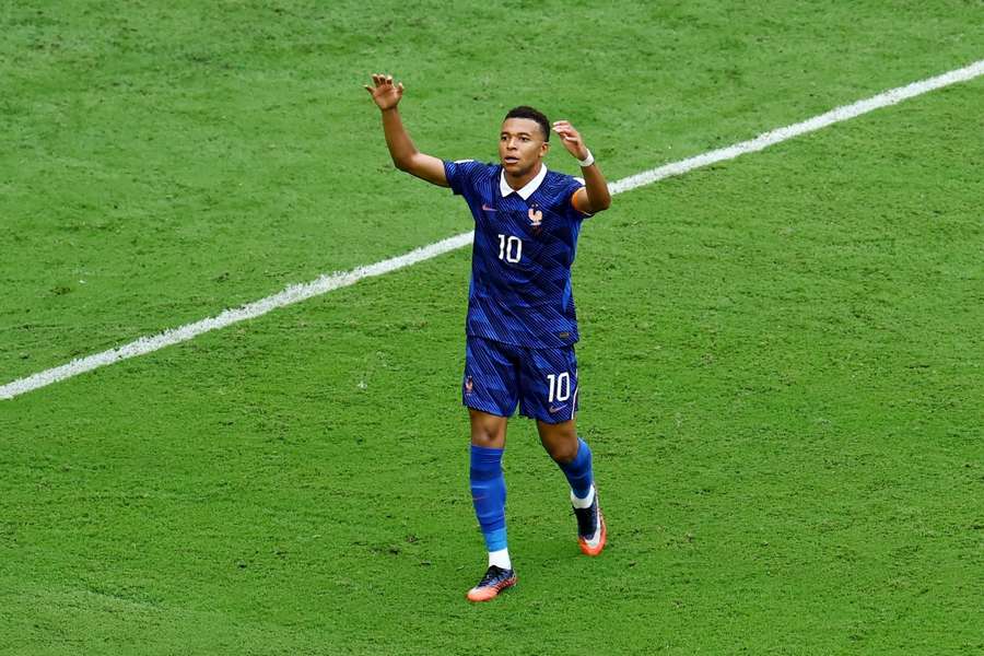 Mbappé celebra uno de sus dos goles ante Inglaterra Mbappé celebra uno de sus dos goles ante Inglaterra