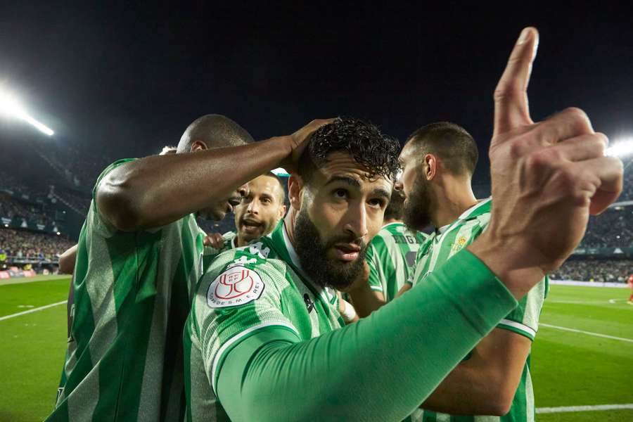 Nabil Fekir celebra un gol con el Betis.