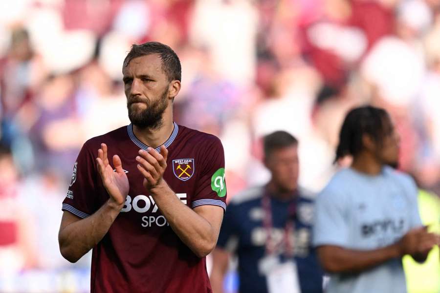 Tomas Soucek claps West Ham fans