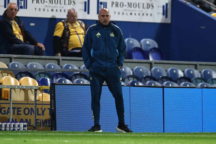 Lawrence admits no Man Utd talks beyond season end