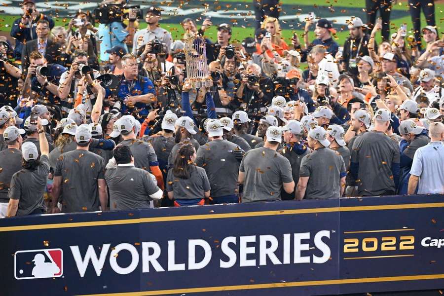 Jogadores dos Astros celebram conquista da World Series no Minute Maid Park, em Houston