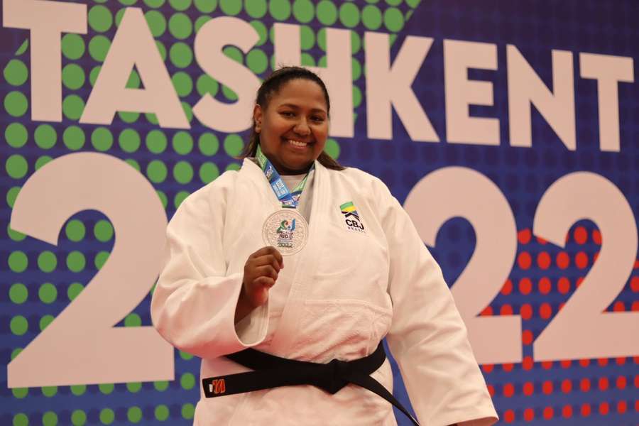 Mundial de judô: Bia Souza ganha prata e Brasil é 2º no quadro de medalhas