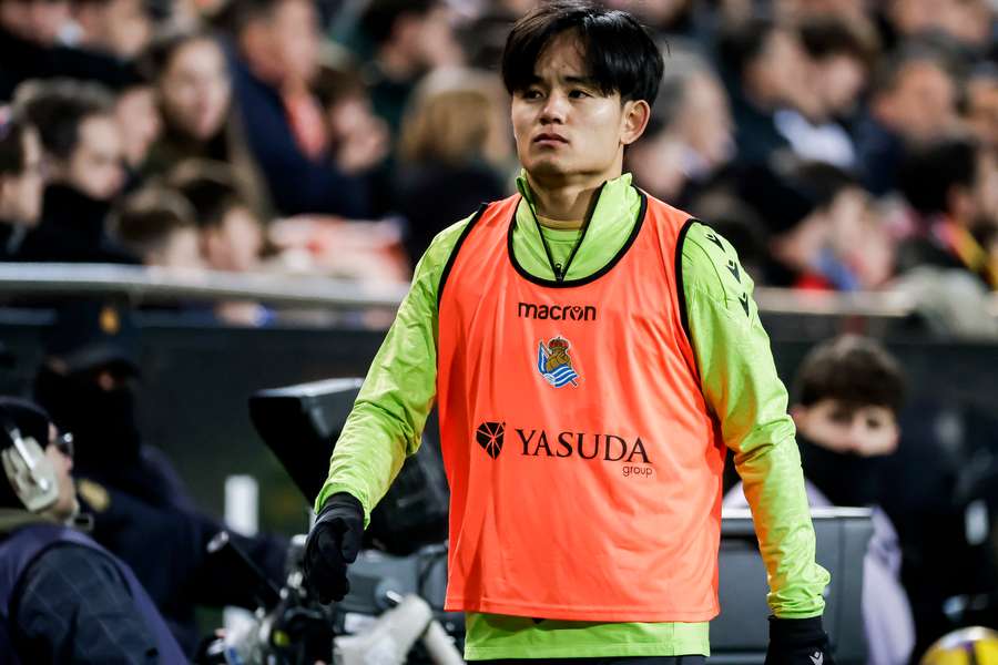 El Valencia condena los insultos sufridos por Kubo y Barrenetxea en Mestalla