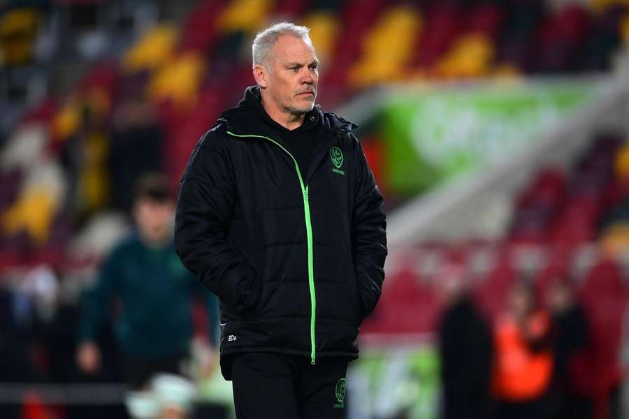 Australia coach Jones appoints Davis as attack coach