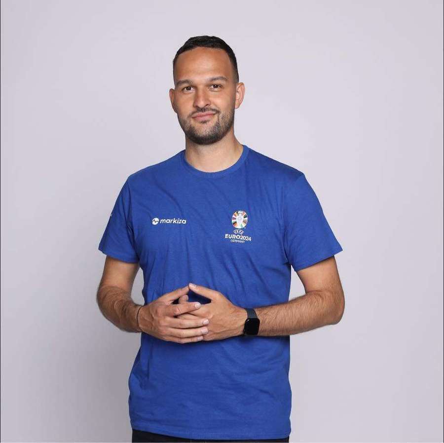 Komentátor Markízy a Voyo Andrej Zvolenský. Komentátor Markízy a Voyo Andrej Zvolenský.