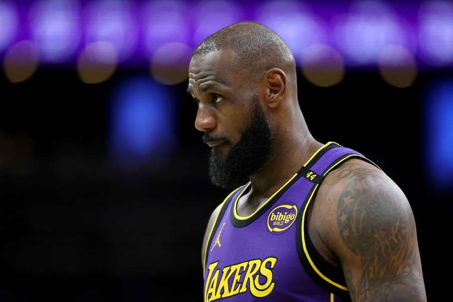 LeBron bę∂zie poza grą przez około dwa tygodnie. Lider Lakers wróci na play-offs