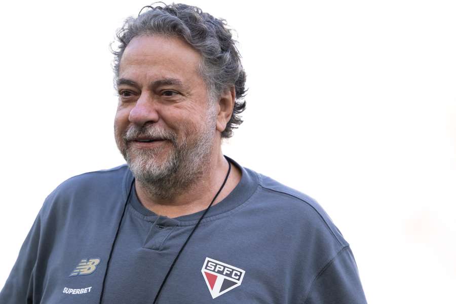 Julio Casares, presidente do São Paulo, vem encontrando dificuldades para honrar vencimentos do elenco