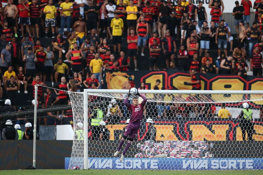 Sport defrontou o Santa Cruz