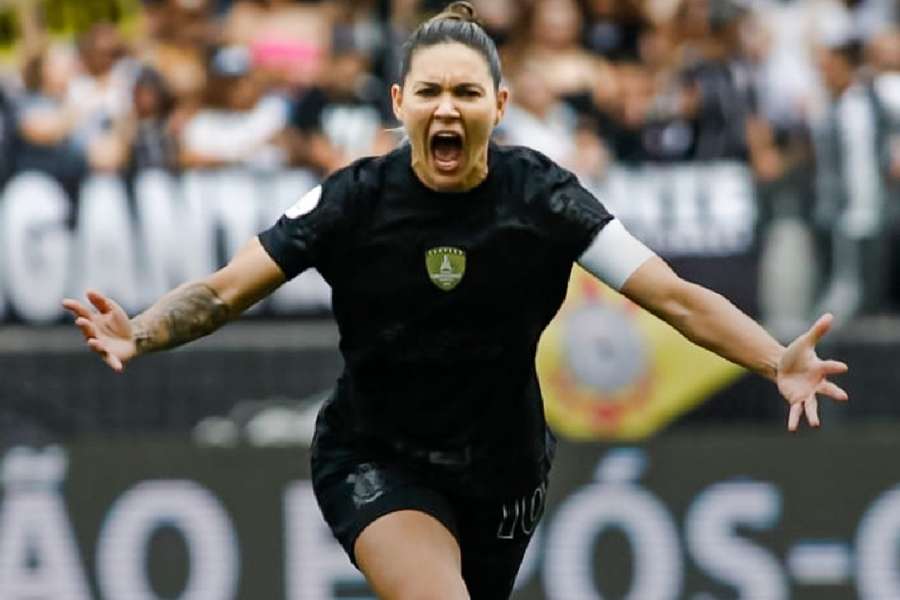 Gabi Zanotti fez o gol da vitória corintiana para quase 35 mil torcedores na Neo Química Arena