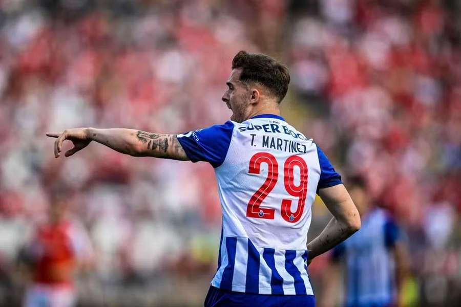 Toni Martínez está de volta às contas do FC Porto, agora com Vítor Bruno no comando técnico