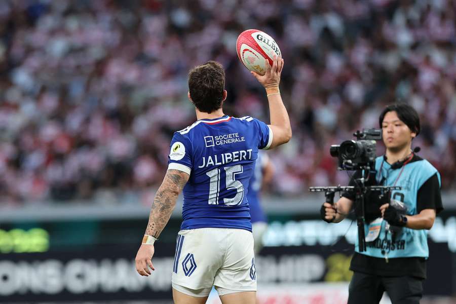 Matthieu Jalibert et les Bleus victorieux au Japon. Matthieu Jalibert et les Bleus victorieux au Japon.