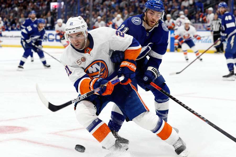 NHL roundup: Lightning topple Islanders again