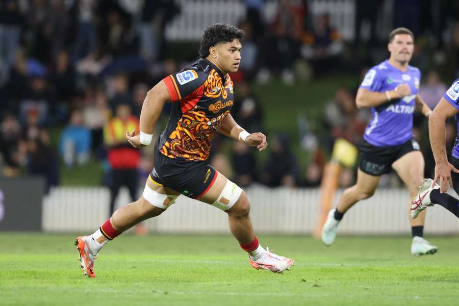 Wallace Sititi in action for the Waikato Chiefs during this Super Rugby Pacific season.