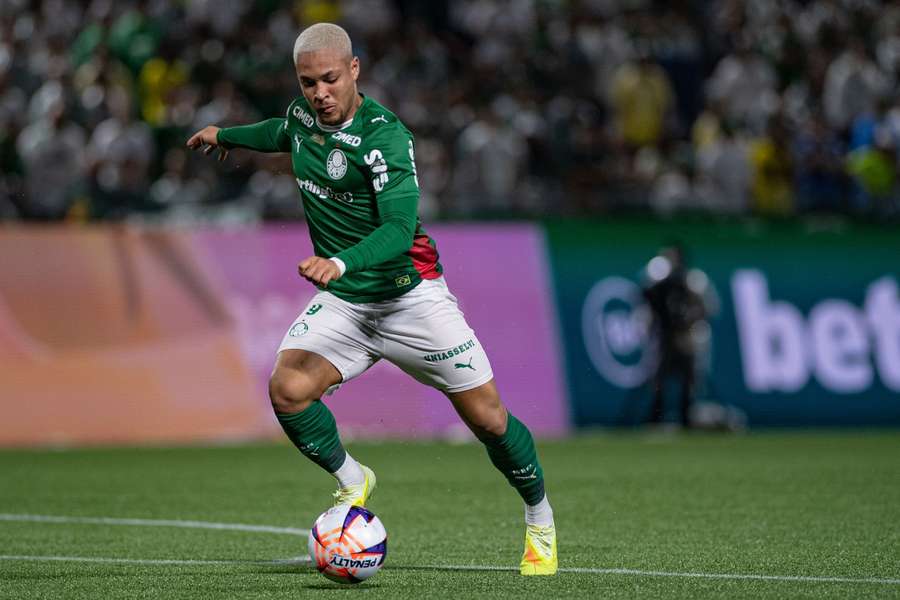 Vitor Roque é a esperança de gols do Palmeiras contra o São Paulo