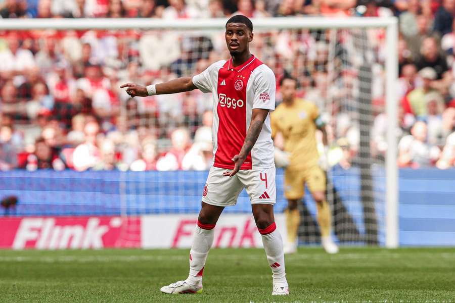 Chelsea doubts over Jorrel Hato move emerge